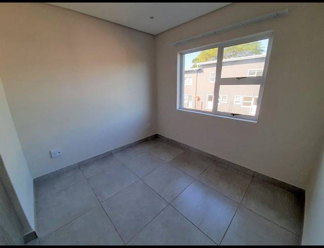 4 BEDROOM DUPLEX RENTED IN PARK HILL